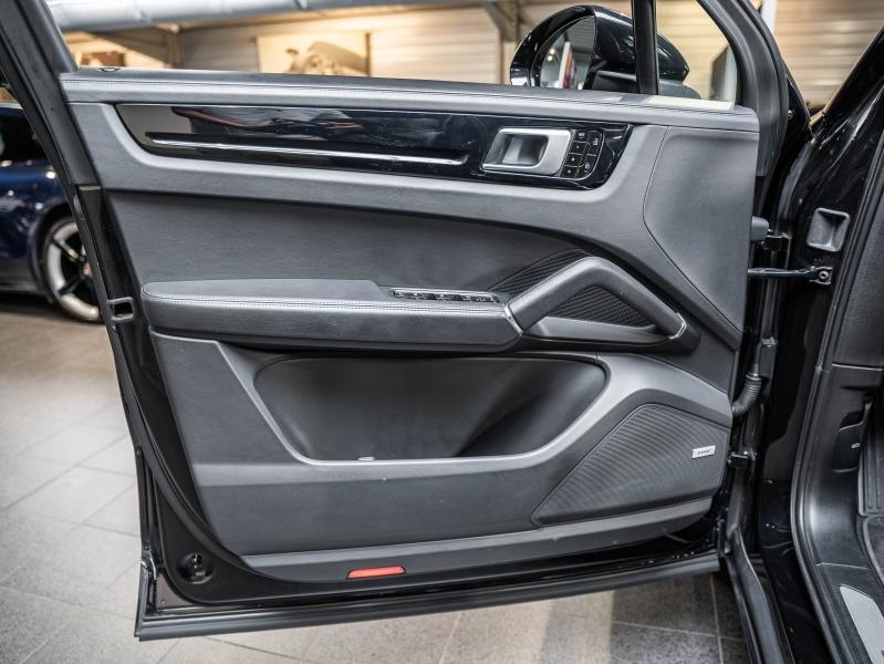 Voitures occasions PORSCHE CAYENNE E-Hybrid Champagne-au-Mont-d'Or