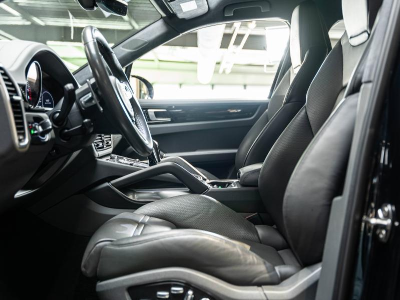 Voitures occasions PORSCHE CAYENNE Turbo S E-Hybrid Champagne-au-Mont-d'Or