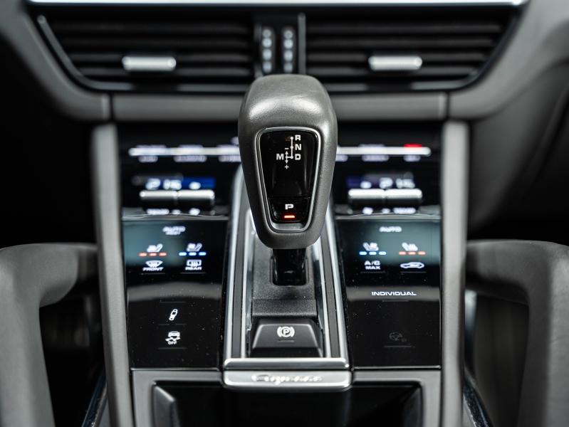Voitures occasions PORSCHE CAYENNE Turbo S E-Hybrid Champagne-au-Mont-d'Or