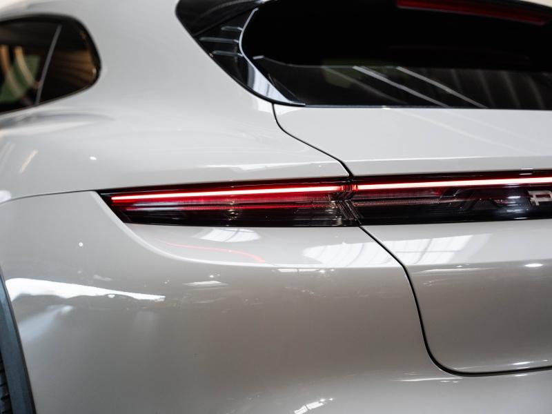 Voitures occasions PORSCHE Taycan Cross Turismo 4 Champagne-au-Mont-d'Or