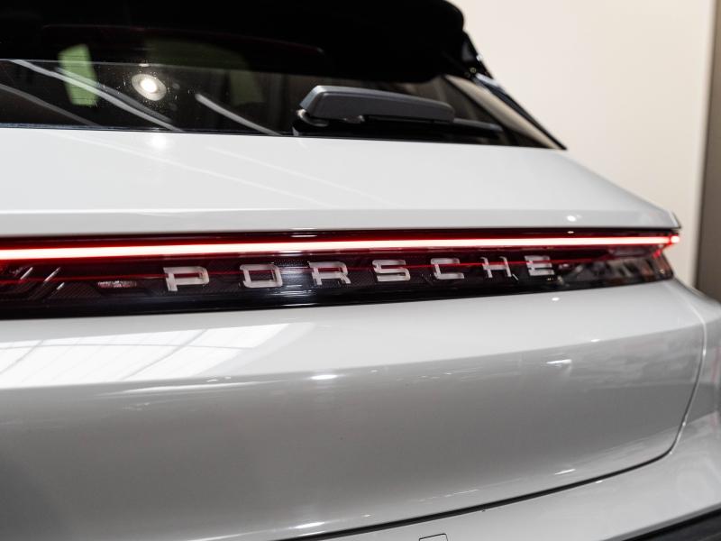 Voitures occasions PORSCHE Taycan Cross Turismo 4 Champagne-au-Mont-d'Or