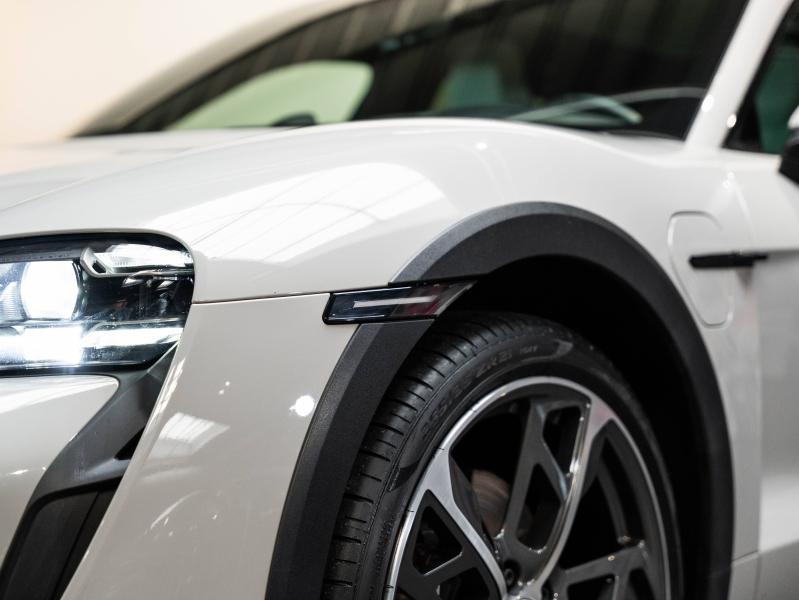 Voitures occasions PORSCHE Taycan Cross Turismo 4 Champagne-au-Mont-d'Or