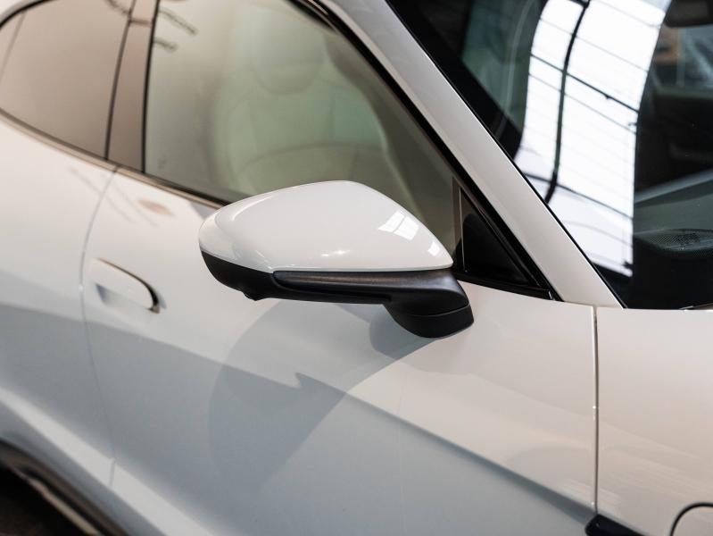 Voitures occasions PORSCHE Taycan Cross Turismo 4 Champagne-au-Mont-d'Or