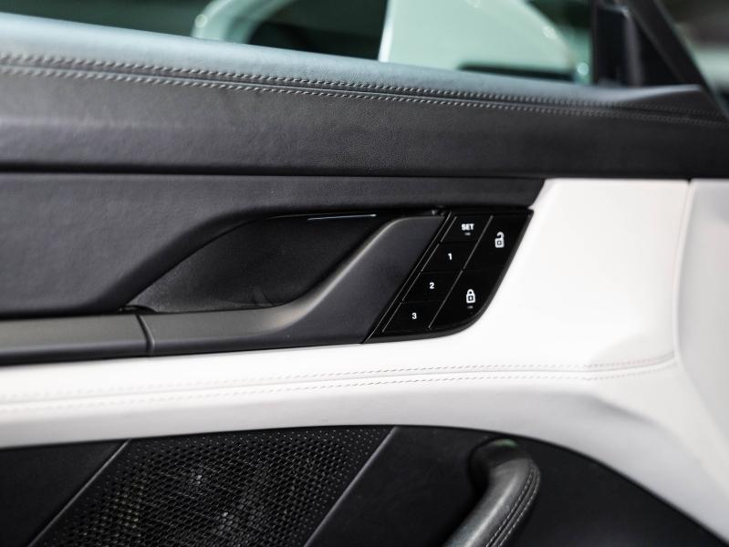 Voitures occasions PORSCHE Taycan Cross Turismo 4 Champagne-au-Mont-d'Or