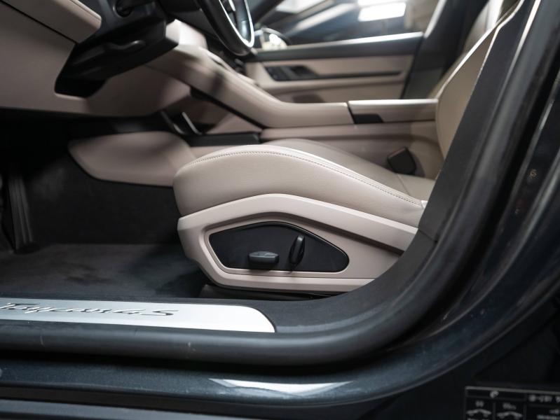 Voitures occasions PORSCHE Taycan Cross Turismo 4S Champagne-au-Mont-d'Or