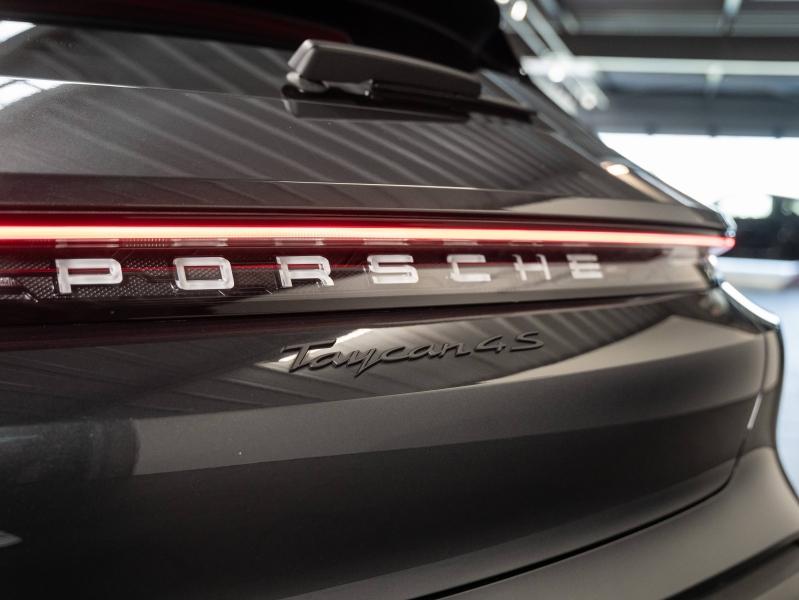 Voitures occasions PORSCHE Taycan Cross Turismo 4S Champagne-au-Mont-d'Or