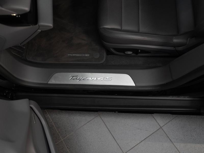 Voitures occasions PORSCHE Taycan 4S Champagne-au-Mont-d'Or