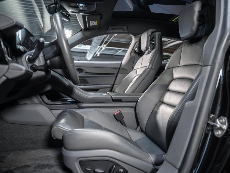 Voitures occasions PORSCHE Taycan Base Champagne-au-Mont-d'Or