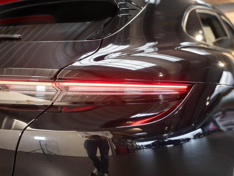 Voitures occasions PORSCHE Taycan Sport Turismo Base Champagne-au-Mont-d'Or