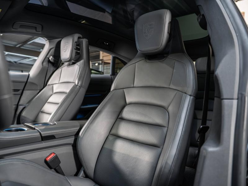 Voitures occasions PORSCHE Taycan Base Champagne-au-Mont-d'Or