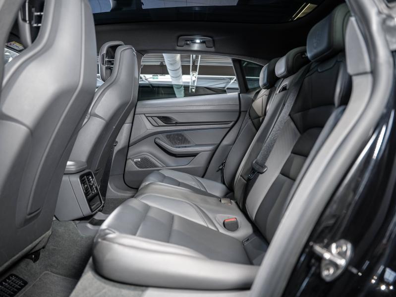 Voitures occasions PORSCHE Taycan Base Champagne-au-Mont-d'Or