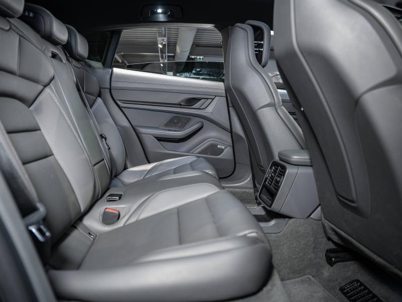 Voitures occasions PORSCHE Taycan Base Champagne-au-Mont-d'Or