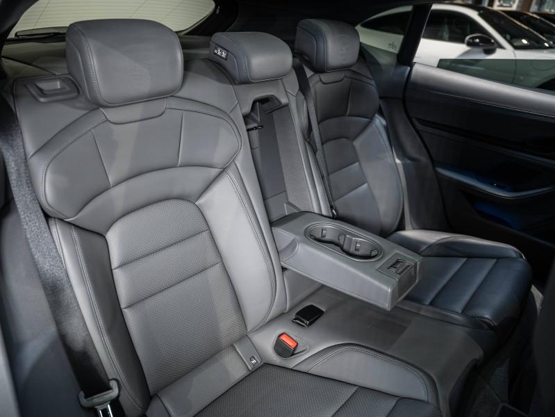 Voitures occasions PORSCHE Taycan Base Champagne-au-Mont-d'Or