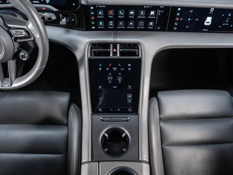 Voitures occasions PORSCHE Taycan Base Champagne-au-Mont-d'Or