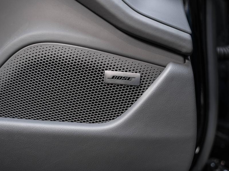 Voitures occasions PORSCHE Taycan Base Champagne-au-Mont-d'Or