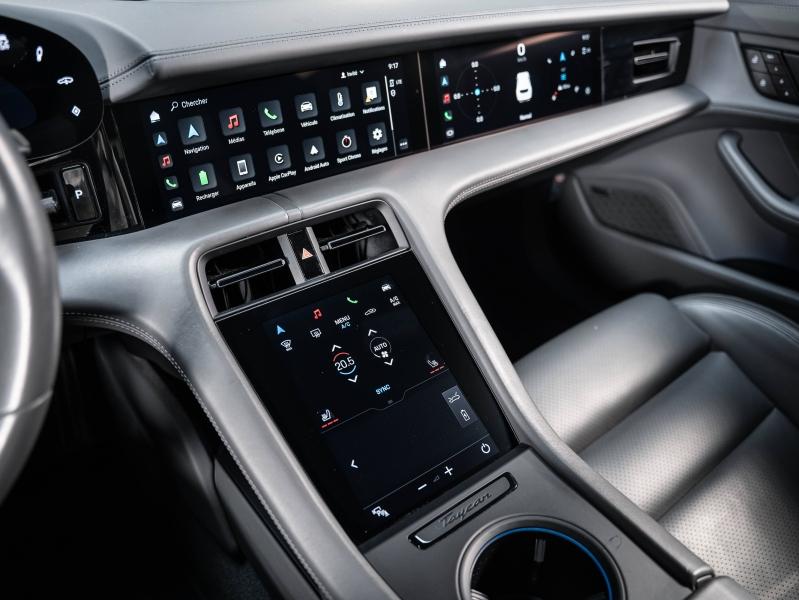 Voitures occasions PORSCHE Taycan Base Champagne-au-Mont-d'Or