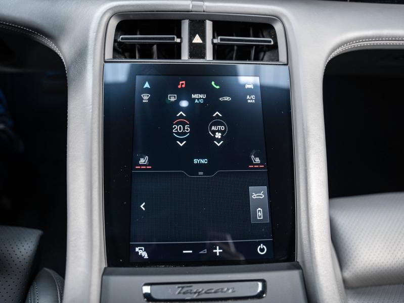 Voitures occasions PORSCHE Taycan Base Champagne-au-Mont-d'Or