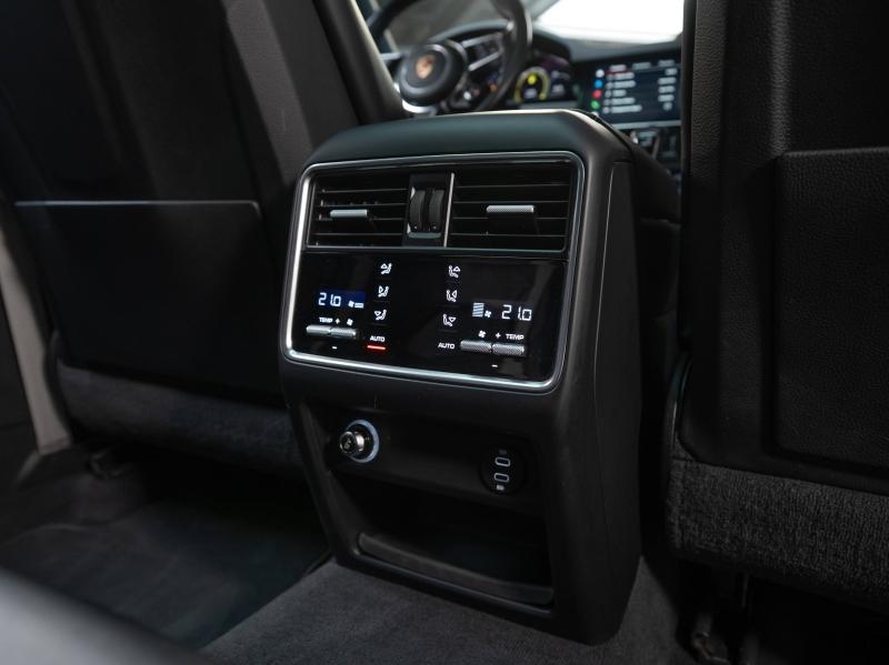 Voitures occasions PORSCHE Cayenne Coupe E-Hybrid Platinum Ed Champagne-au-Mont-d'Or