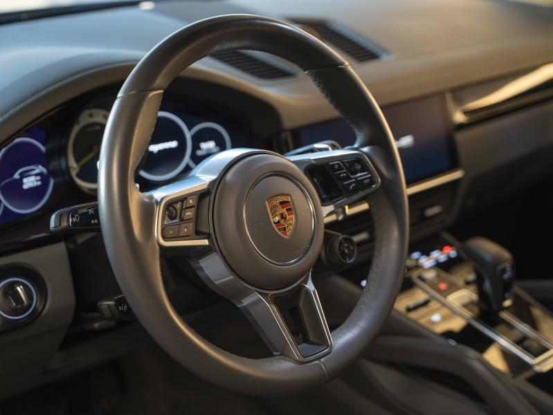 Voitures occasions PORSCHE CAYENNE E-Hybrid Champagne-au-Mont-d'Or