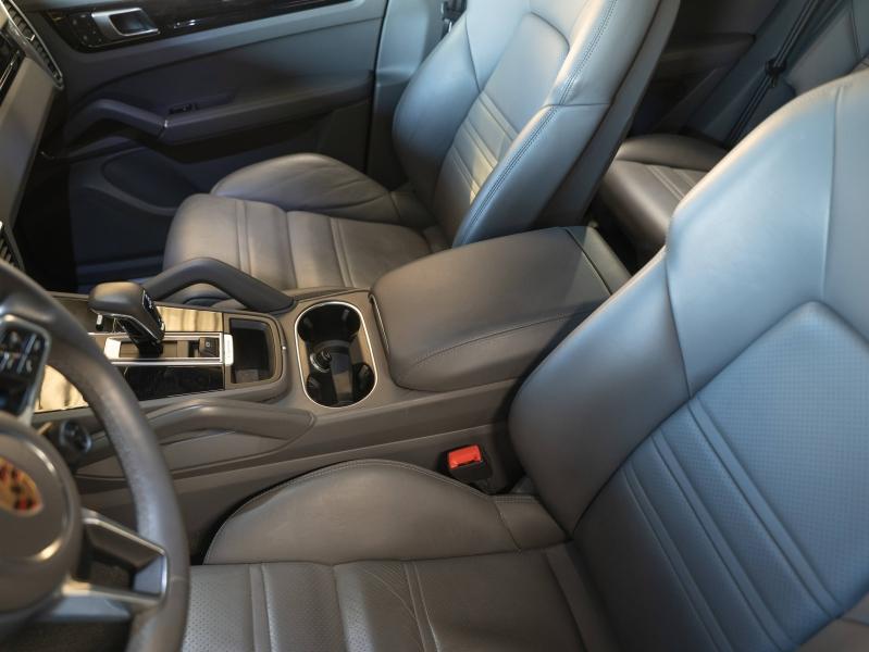 Voitures occasions PORSCHE CAYENNE E-Hybrid Champagne-au-Mont-d'Or
