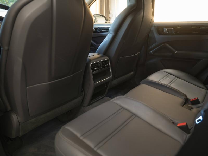 Voitures occasions PORSCHE CAYENNE E-Hybrid Champagne-au-Mont-d'Or