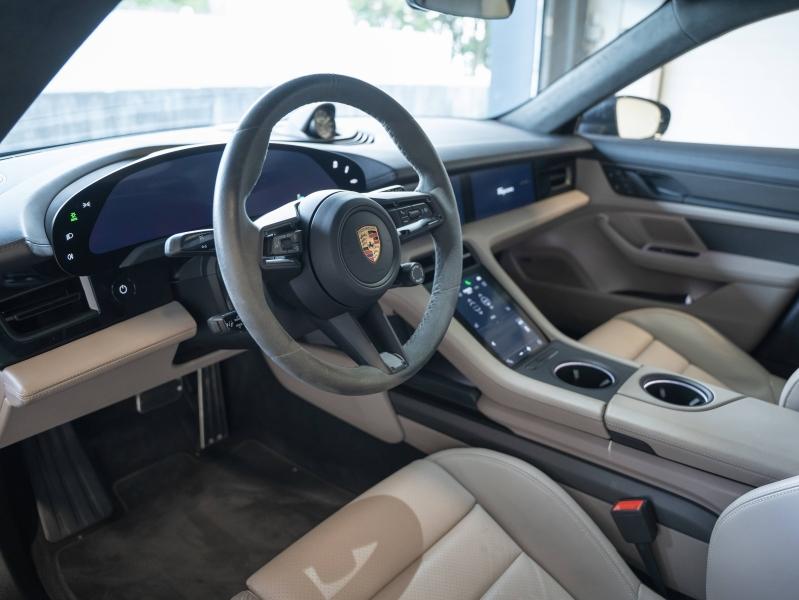 Voitures occasions PORSCHE Taycan GTS Champagne-au-Mont-d'Or