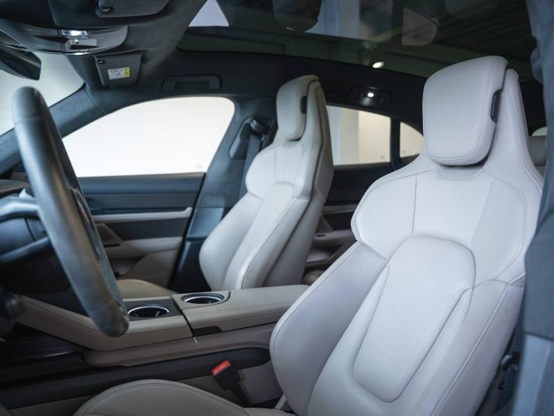 Voitures occasions PORSCHE Taycan GTS Champagne-au-Mont-d'Or