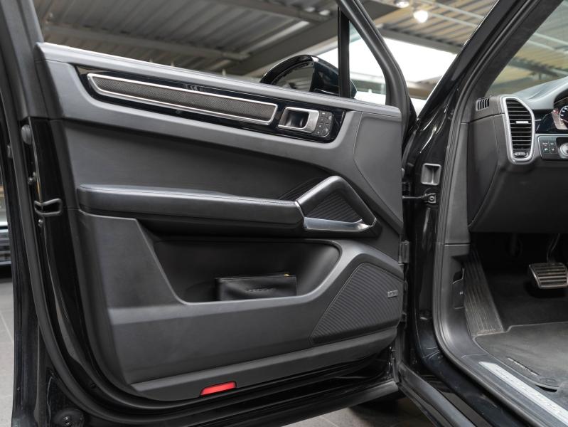 Voitures occasions PORSCHE CAYENNE Turbo S E-Hybrid Champagne-au-Mont-d'Or