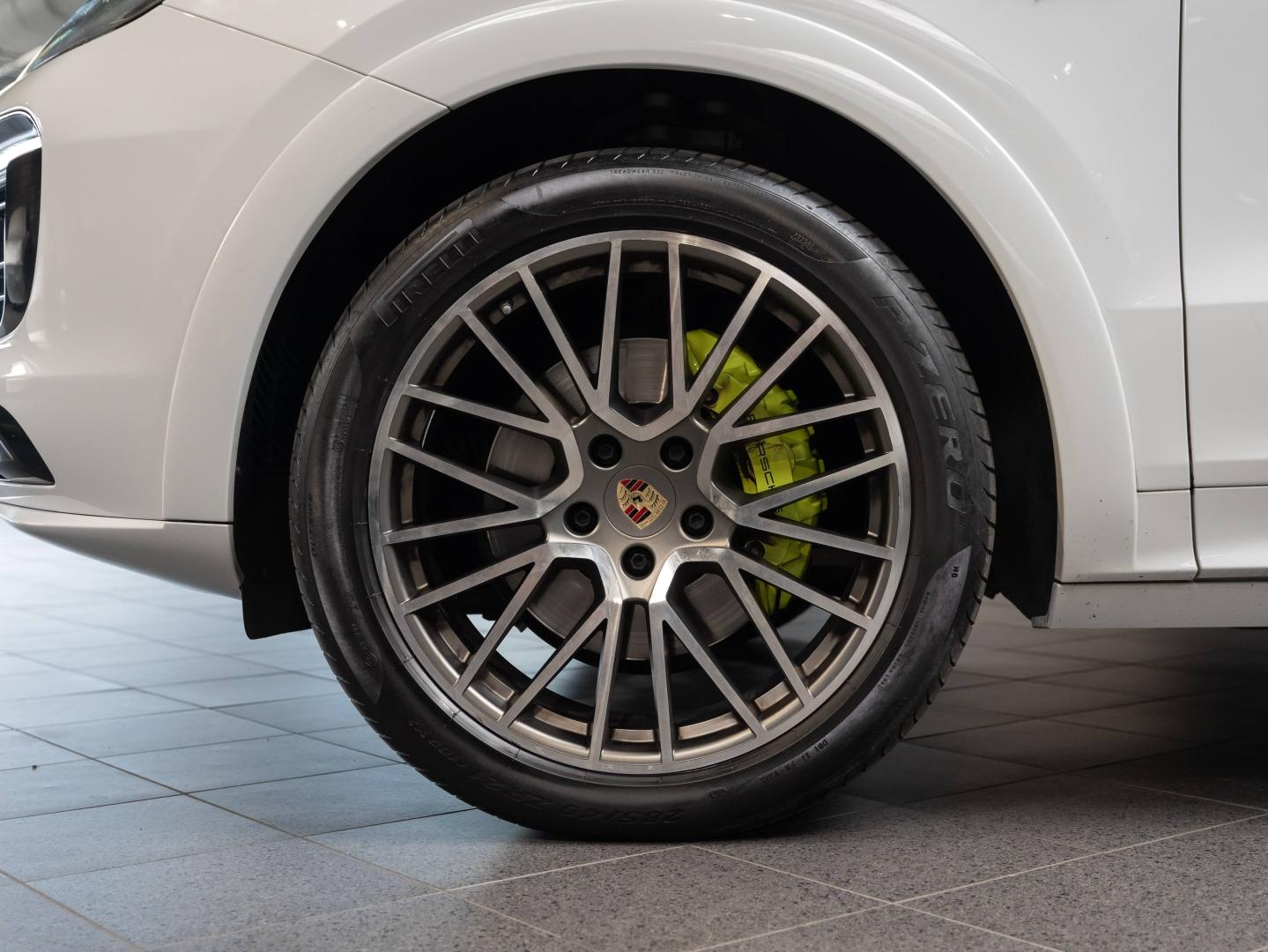 Voitures occasions PORSCHE Cayenne Coupe E-Hybrid Platinum Ed Champagne-au-Mont-d'Or
