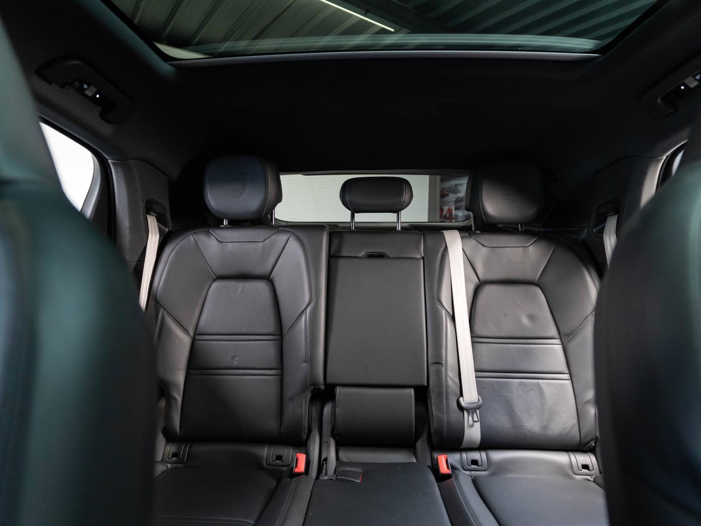 Voitures occasions PORSCHE Cayenne Coupe E-Hybrid Platinum Ed Champagne-au-Mont-d'Or