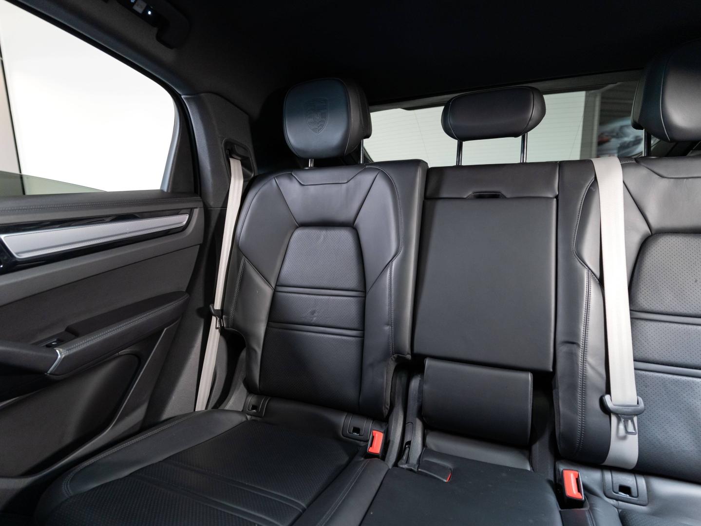 Voitures occasions PORSCHE Cayenne Coupe E-Hybrid Platinum Ed Champagne-au-Mont-d'Or