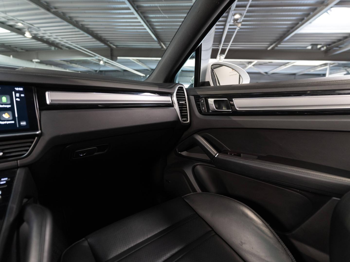 Voitures occasions PORSCHE Cayenne Coupe E-Hybrid Platinum Ed Champagne-au-Mont-d'Or