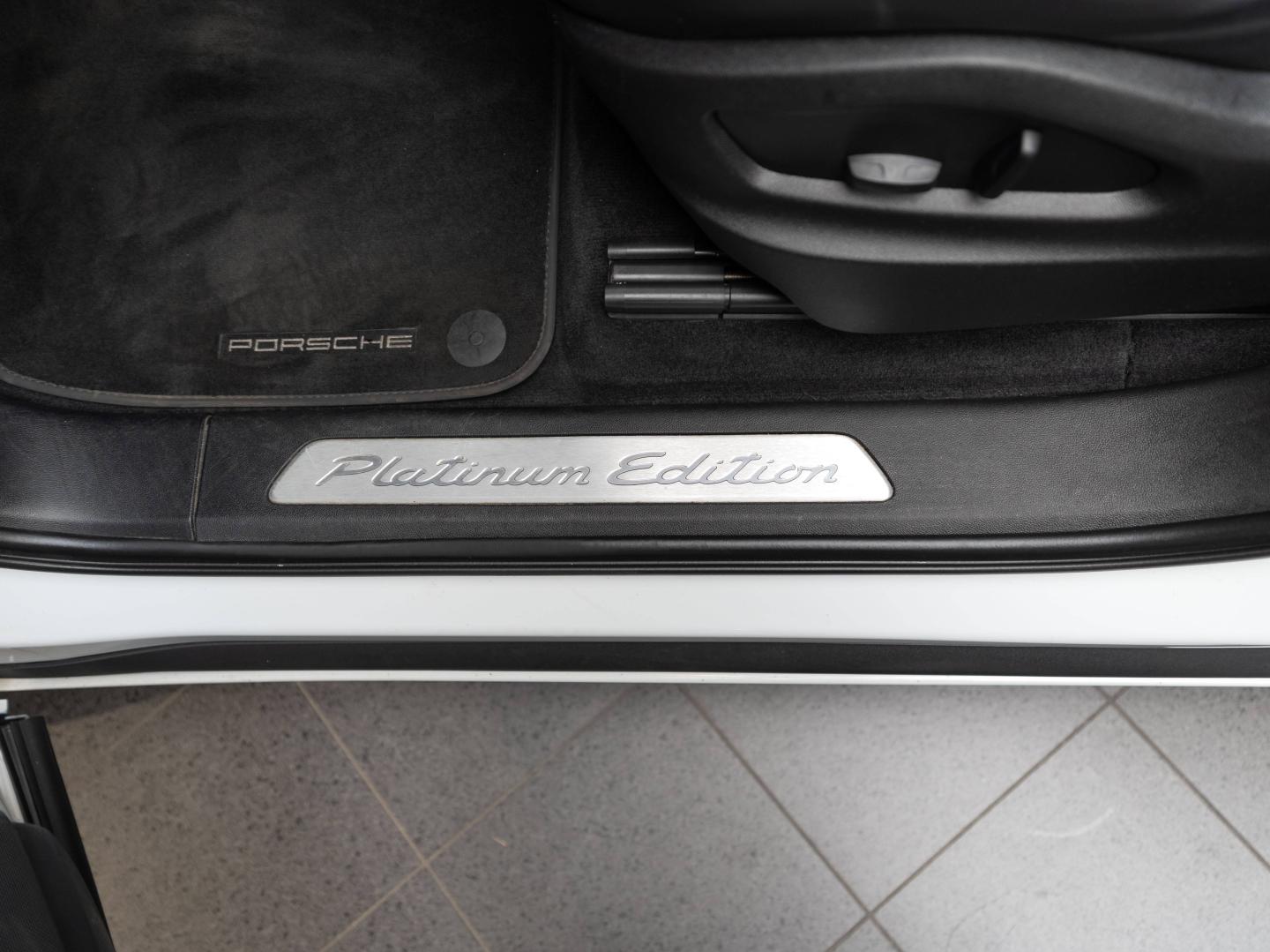 Voitures occasions PORSCHE Cayenne Coupe E-Hybrid Platinum Ed Champagne-au-Mont-d'Or