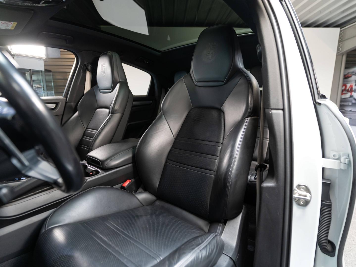 Voitures occasions PORSCHE Cayenne Coupe E-Hybrid Platinum Ed Champagne-au-Mont-d'Or