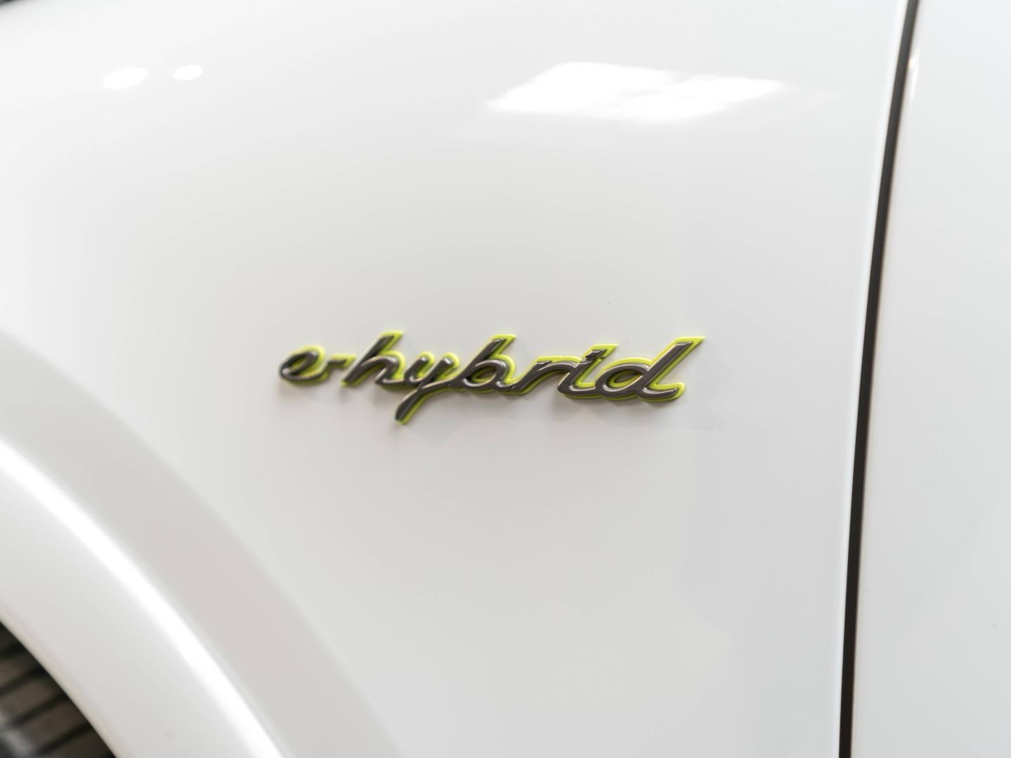 Voitures occasions PORSCHE Cayenne Coupe E-Hybrid Platinum Ed Champagne-au-Mont-d'Or
