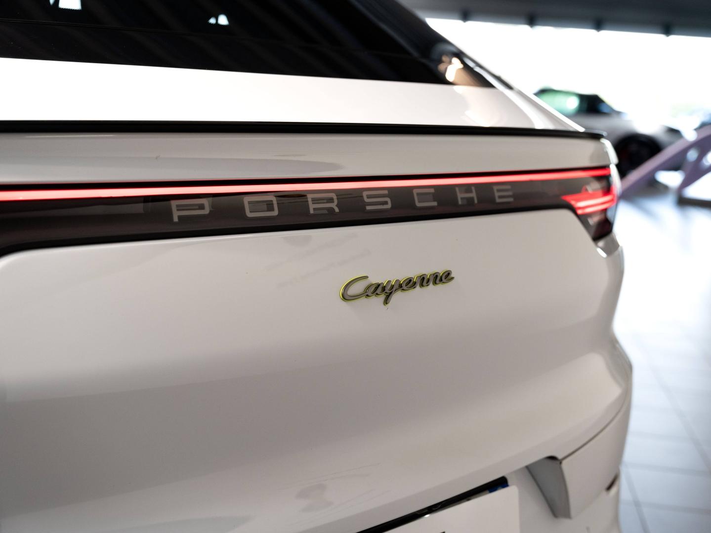 Voitures occasions PORSCHE Cayenne Coupe E-Hybrid Platinum Ed Champagne-au-Mont-d'Or