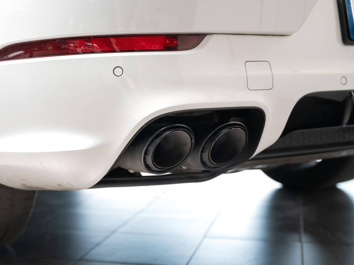 Voitures occasions PORSCHE Cayenne Coupe E-Hybrid Platinum Ed Champagne-au-Mont-d'Or