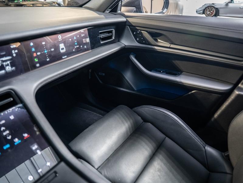 Voitures occasions PORSCHE Taycan Cross Turismo 4S Champagne-au-Mont-d'Or