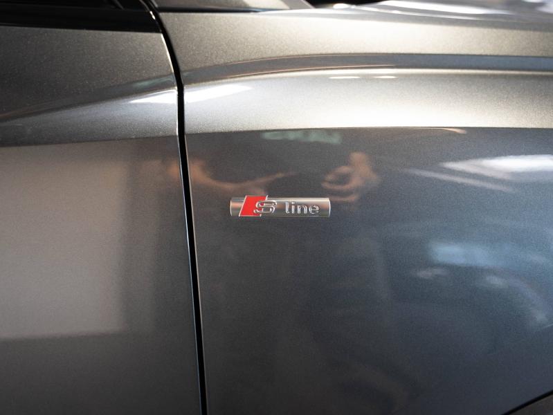 Voitures occasions Audi Q3 S line Champagne-au-Mont-d'Or