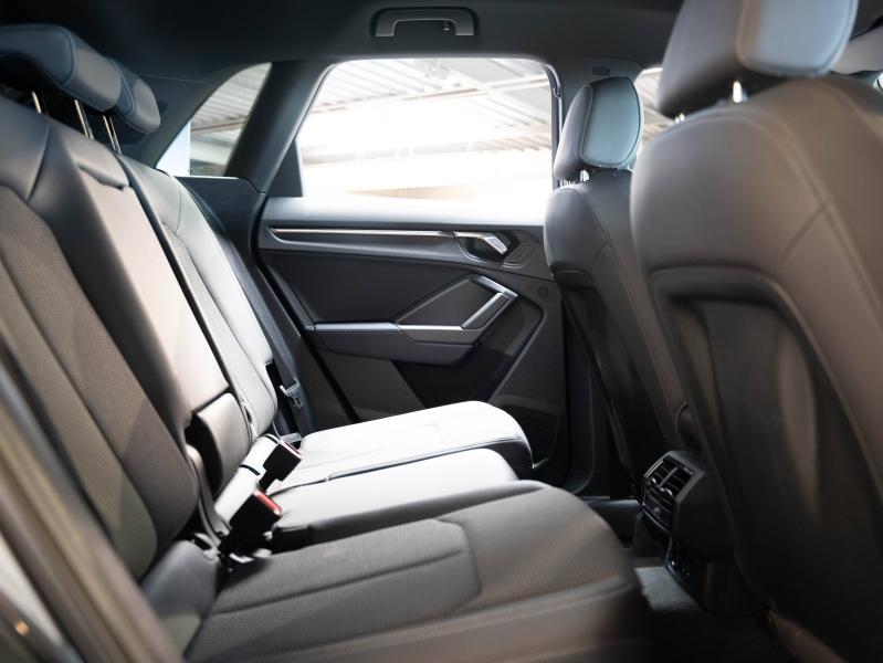 Voitures occasions Audi Q3 S line Champagne-au-Mont-d'Or