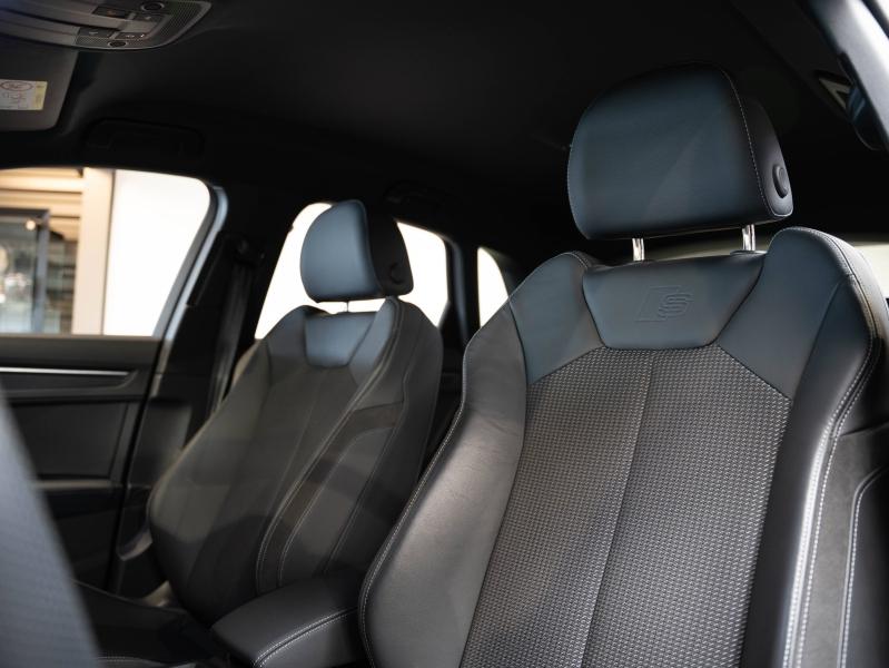 Voitures occasions Audi Q3 S line Champagne-au-Mont-d'Or