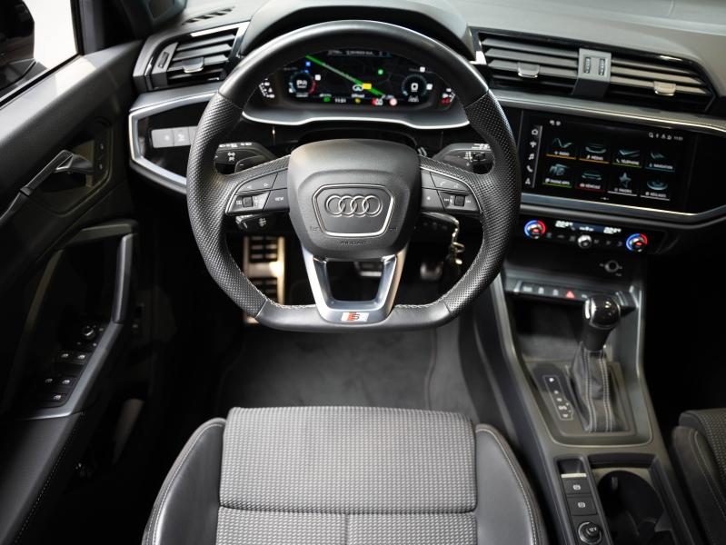 Voitures occasions Audi Q3 S line Champagne-au-Mont-d'Or