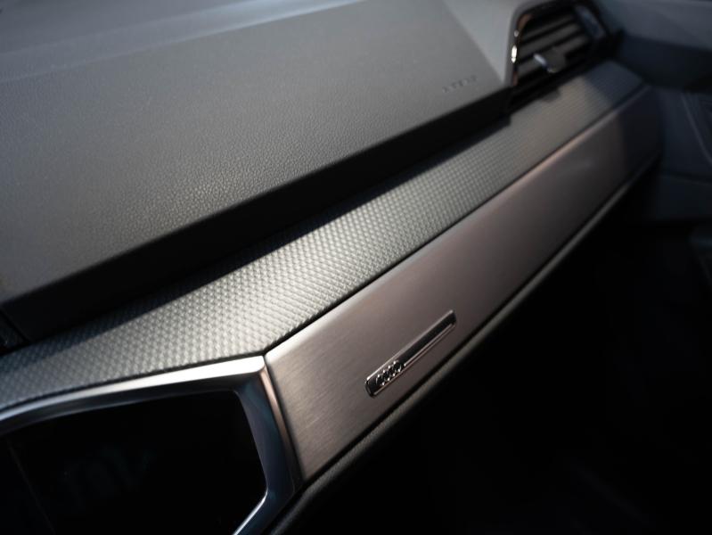 Voitures occasions Audi Q3 S line Champagne-au-Mont-d'Or