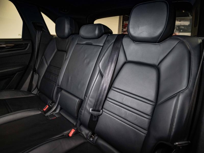 Voitures occasions PORSCHE CAYENNE E-Hybrid Champagne-au-Mont-d'Or