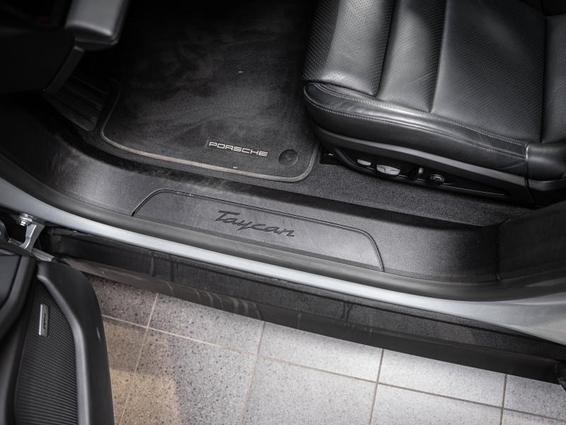 Voitures occasions PORSCHE Taycan Sport Turismo Base Champagne-au-Mont-d'Or