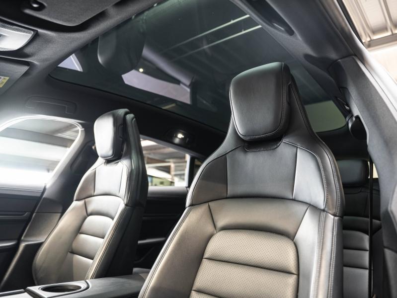 Voitures occasions PORSCHE Taycan Sport Turismo Base Champagne-au-Mont-d'Or