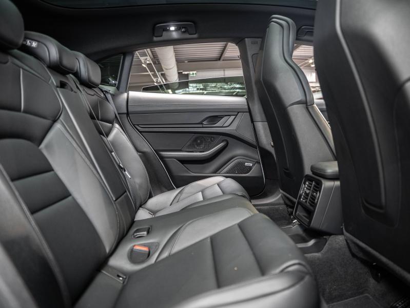 Voitures occasions PORSCHE Taycan Sport Turismo Base Champagne-au-Mont-d'Or