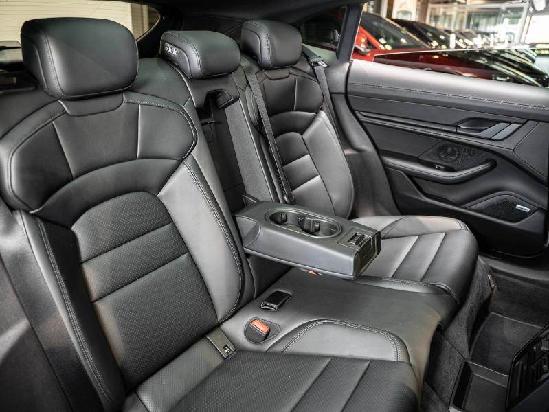 Voitures occasions PORSCHE Taycan Sport Turismo Base Champagne-au-Mont-d'Or