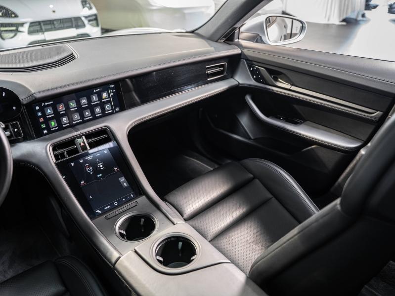 Voitures occasions PORSCHE Taycan Sport Turismo Base Champagne-au-Mont-d'Or