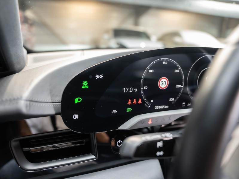 Voitures occasions PORSCHE Taycan Sport Turismo Base Champagne-au-Mont-d'Or